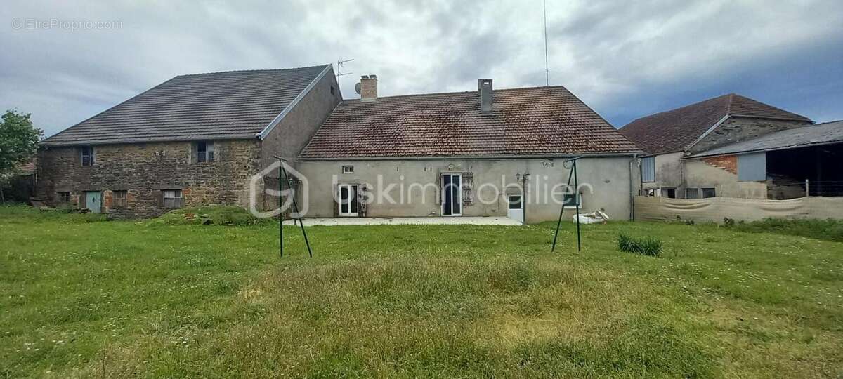 Maison à FAYL-BILLOT