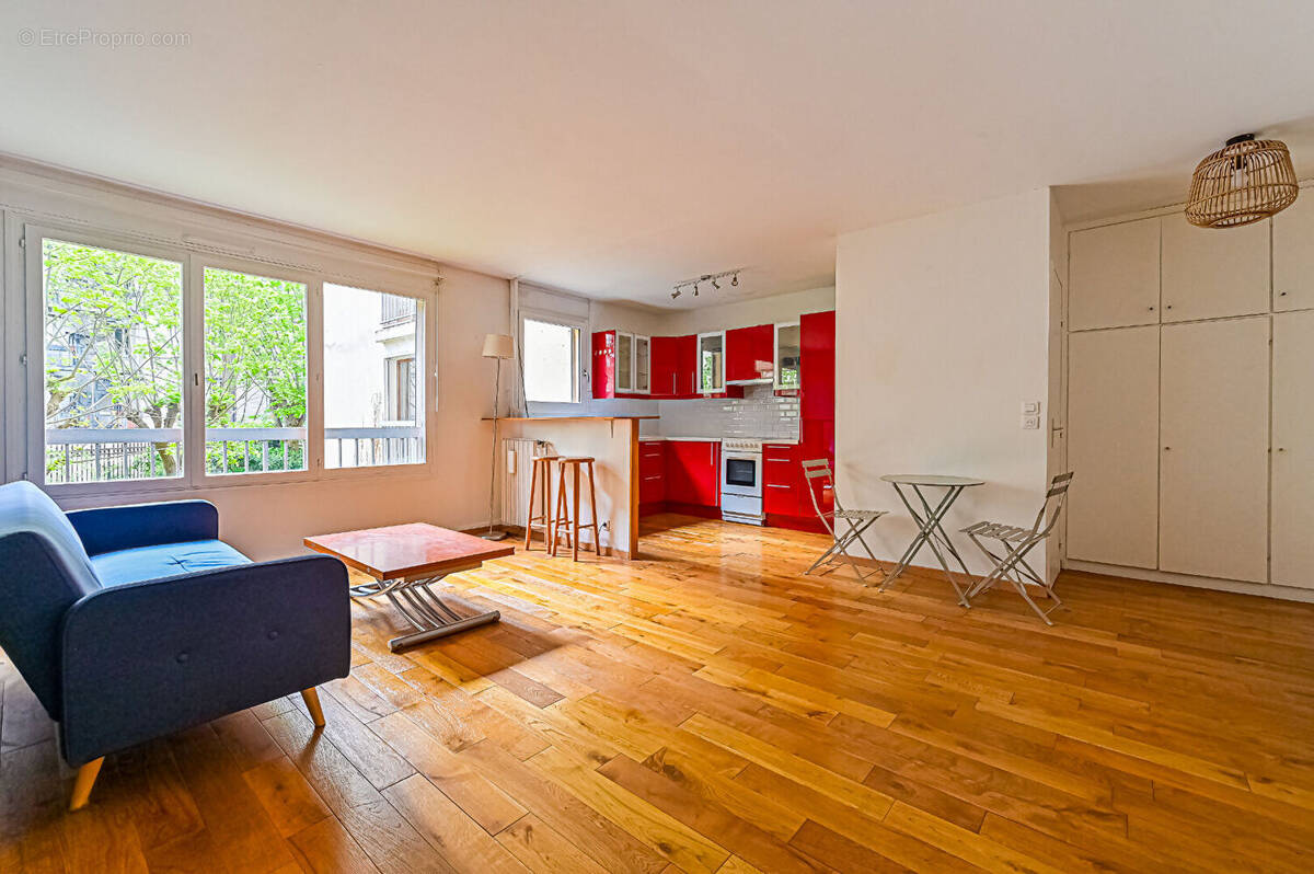 Appartement à PARIS-18E