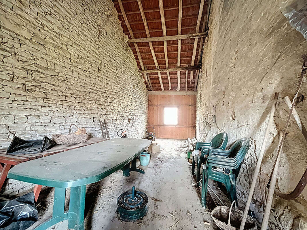 Maison à SAINT-MAURICE-SUR-VINGEANNE