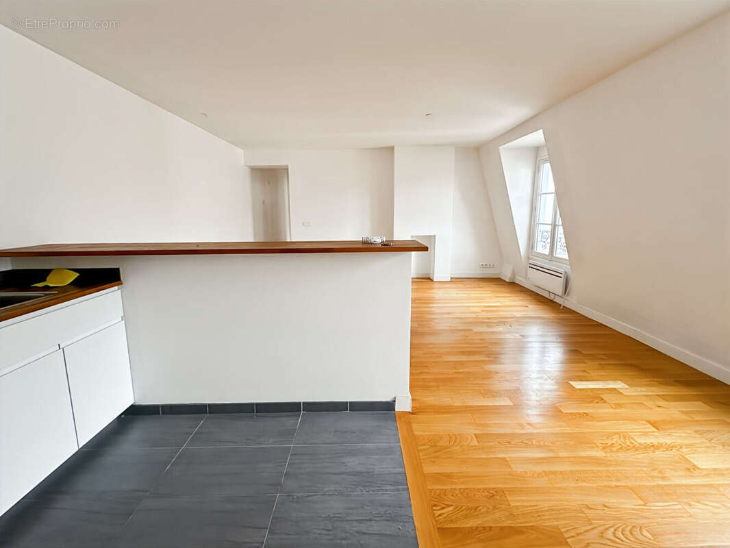 Appartement à PARIS-18E