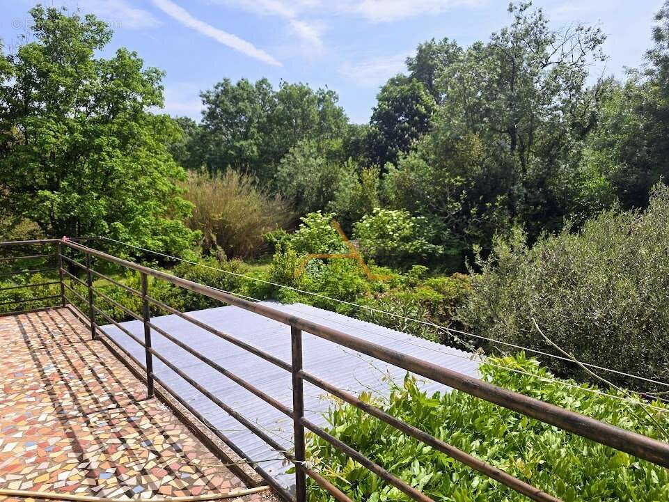 Maison à LA BEGUDE-DE-MAZENC