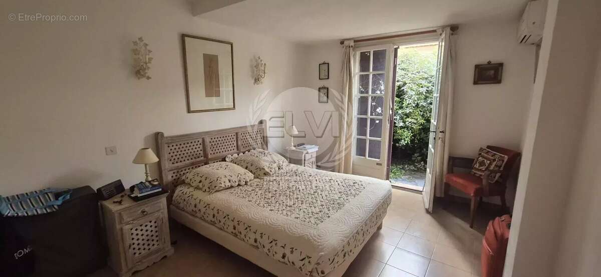 Maison à PLAN-DE-LA-TOUR