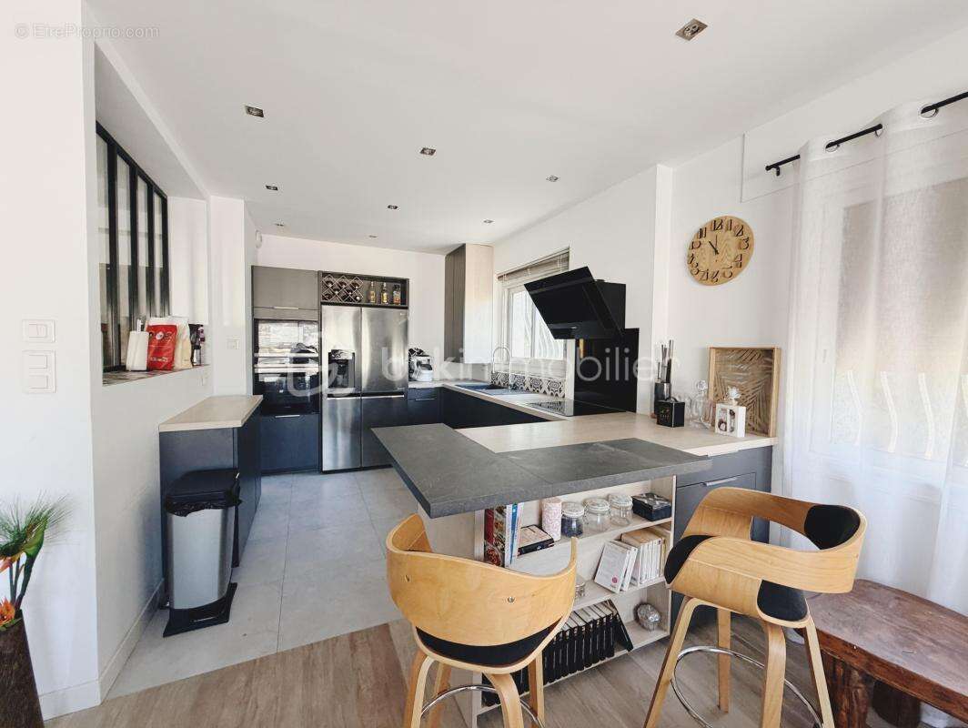 Coup de cœur Rare à la vente au Mourillon – Élégant T3 de 105 m² avec grande terrasse -  cave et garage - photo 9