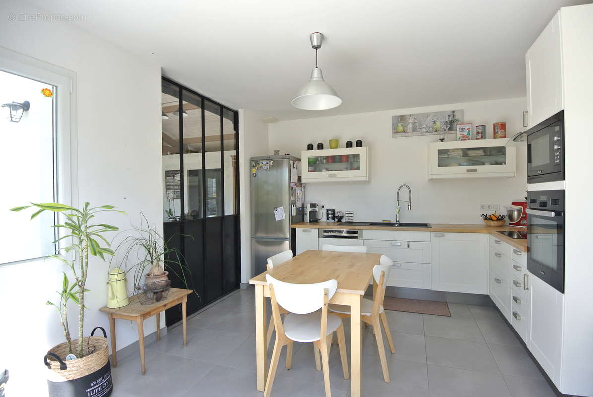 Plain Pied récent 3 ch bureau avec 2ème logement garage sur 2600 - photo 11