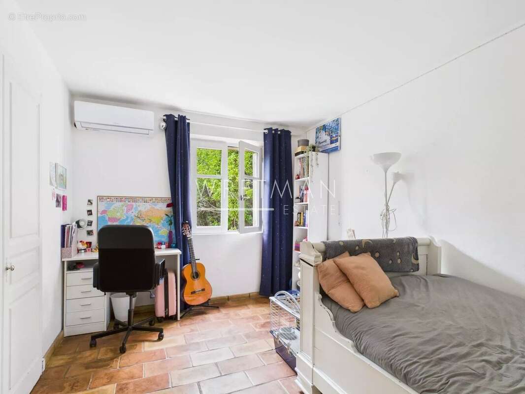 Maison à ROQUEFORT-LES-PINS