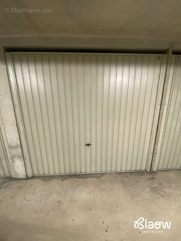 Parking à BRON