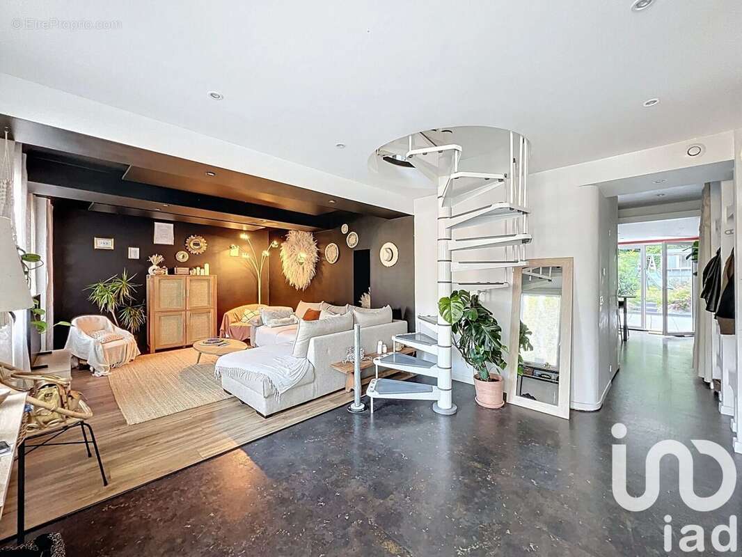 Photo 2 - Maison à CANTELEU