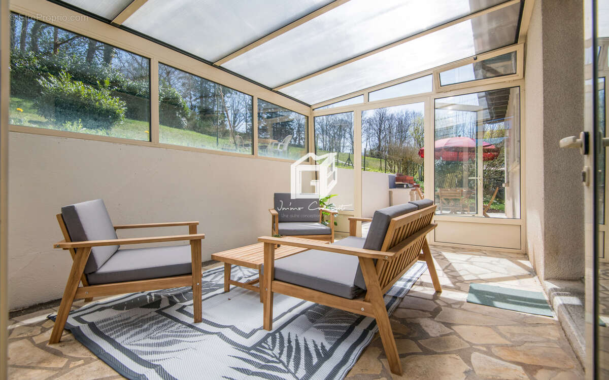 Maison à SALLES-CURAN