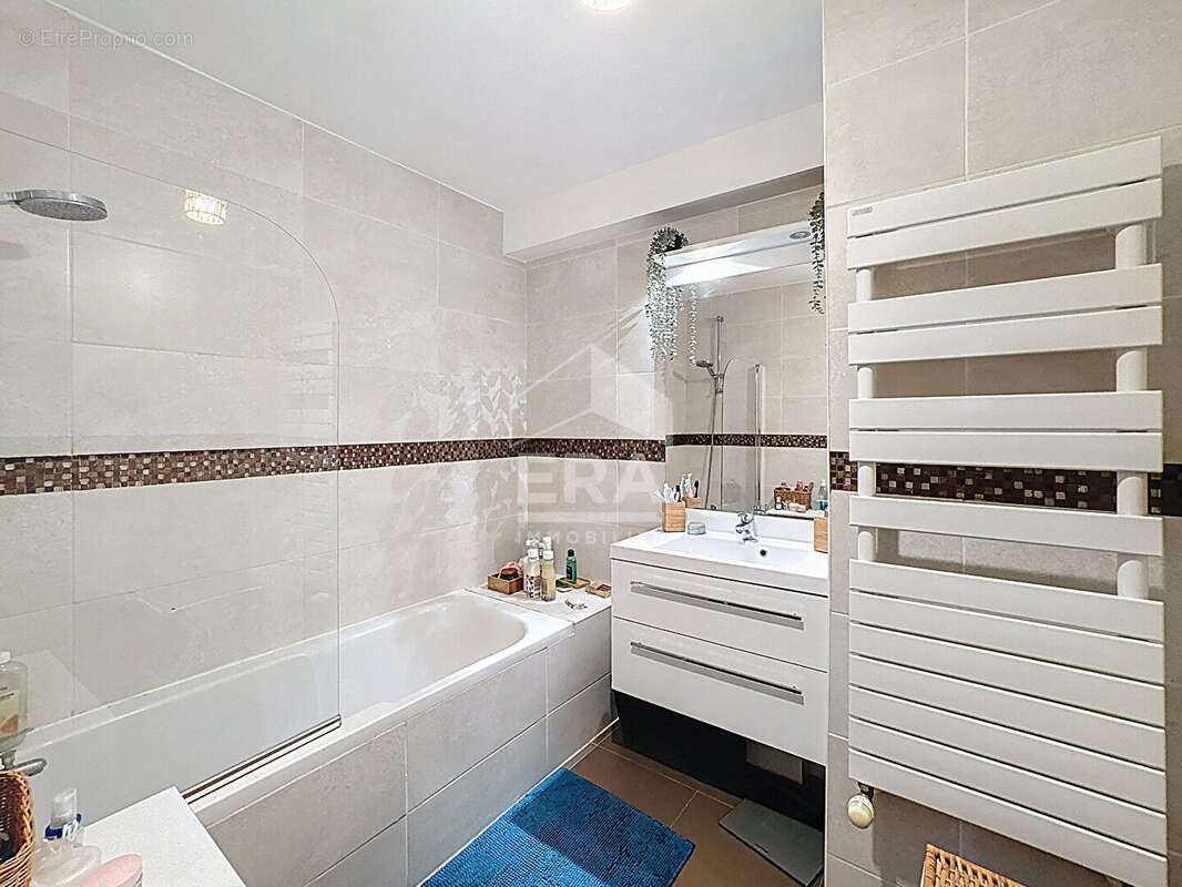 Appartement à MARSEILLE-3E