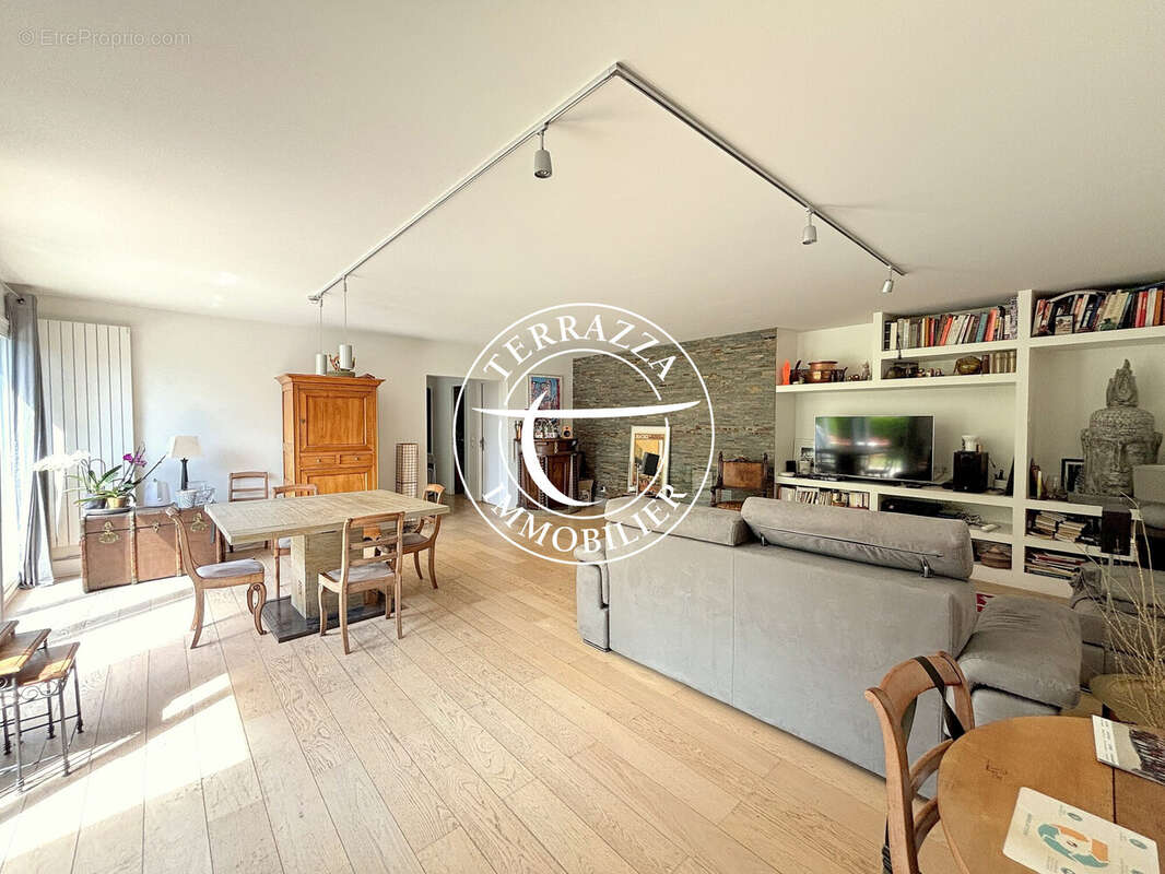 Appartement à LA CELLE-SAINT-CLOUD