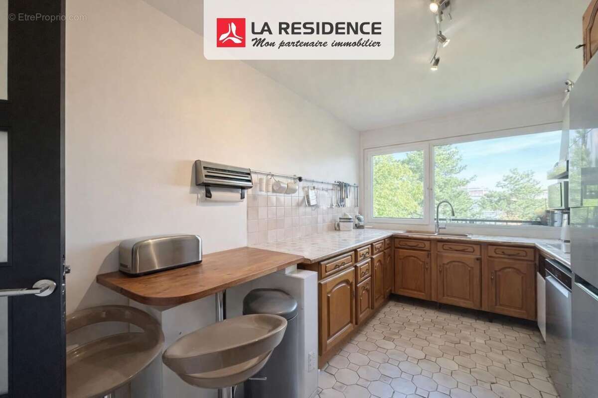 Appartement 77 m² à Velizy-Villacoublay  - photo 6
