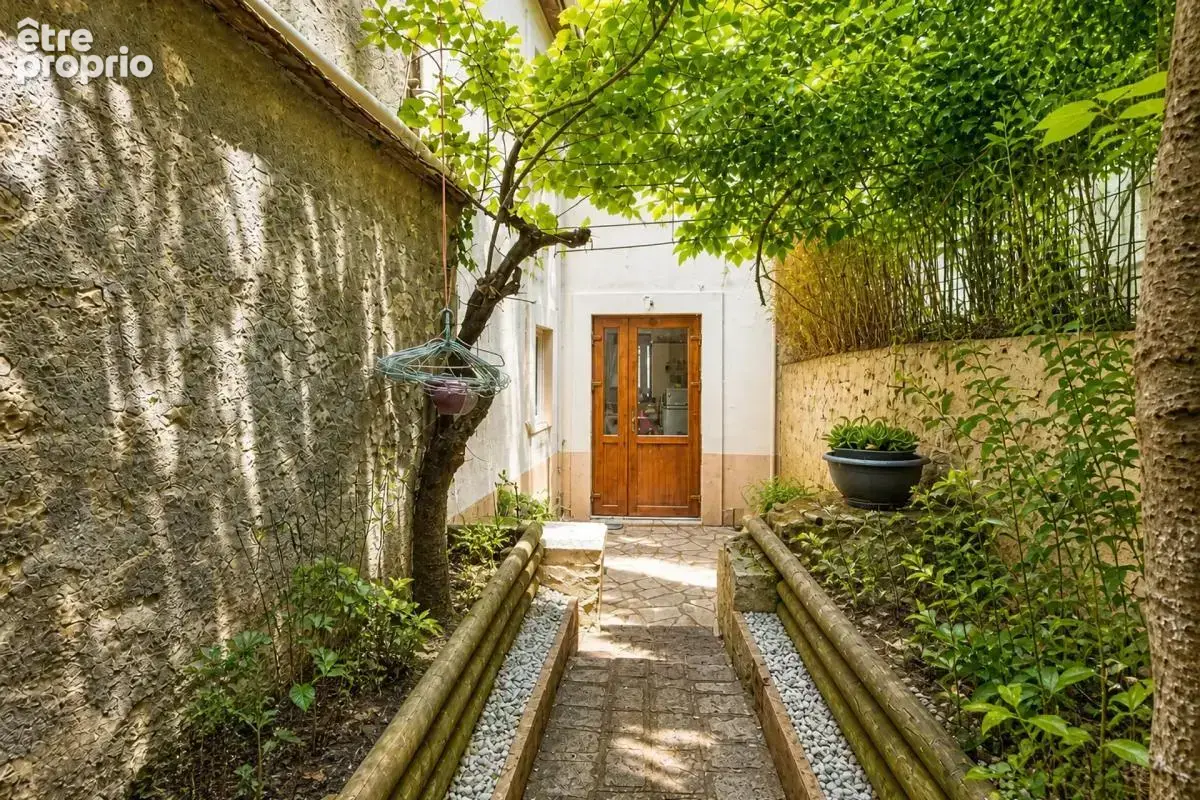 Maison de ville de 84 m² vendue louée avec cour privative à Provins - photo 5