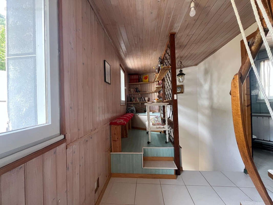 Au cœur de Gavarnie : 170 m2, 3 logements indépendants, fort potentiel locatif ! - photo 14