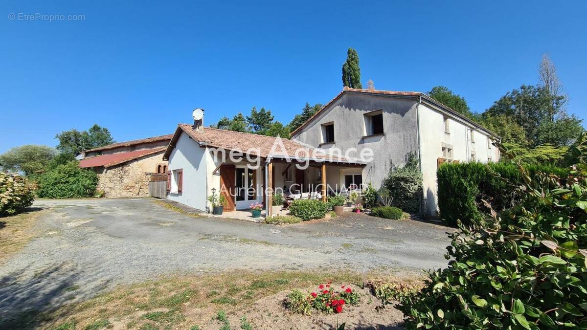 Maison à BRESSUIRE