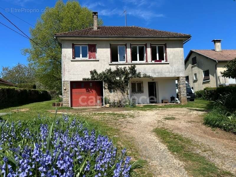 Maison à LANOUAILLE