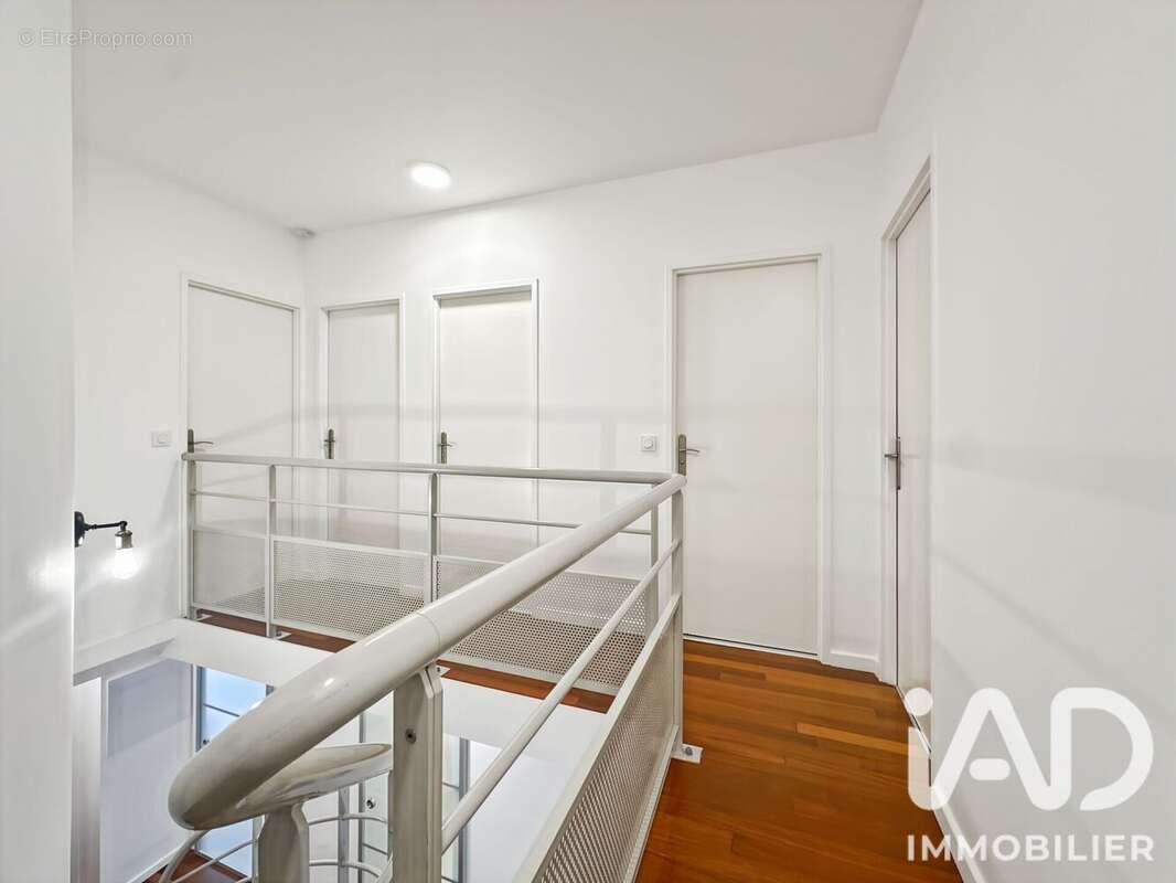 Photo 8 - Appartement à SAINTE-GENEVIEVE-DES-BOIS
