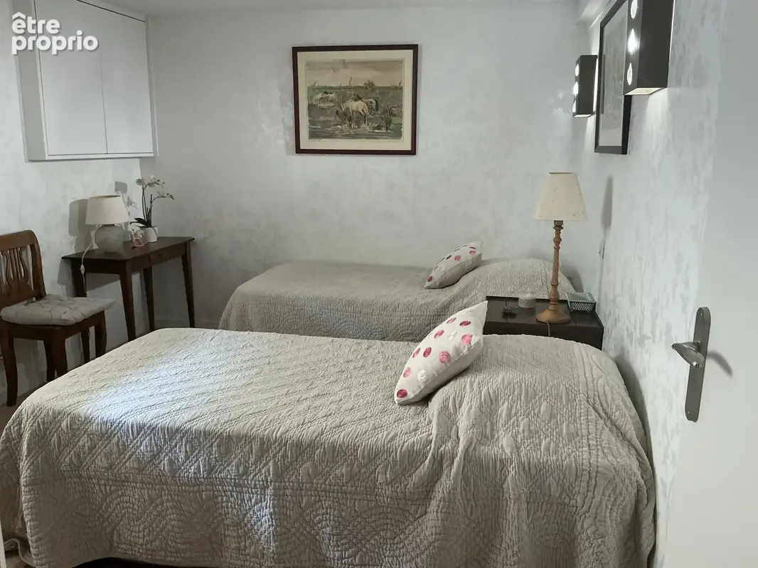 Maison offrant de belles prestations dans un cadre verdoyant et calme - photo 18