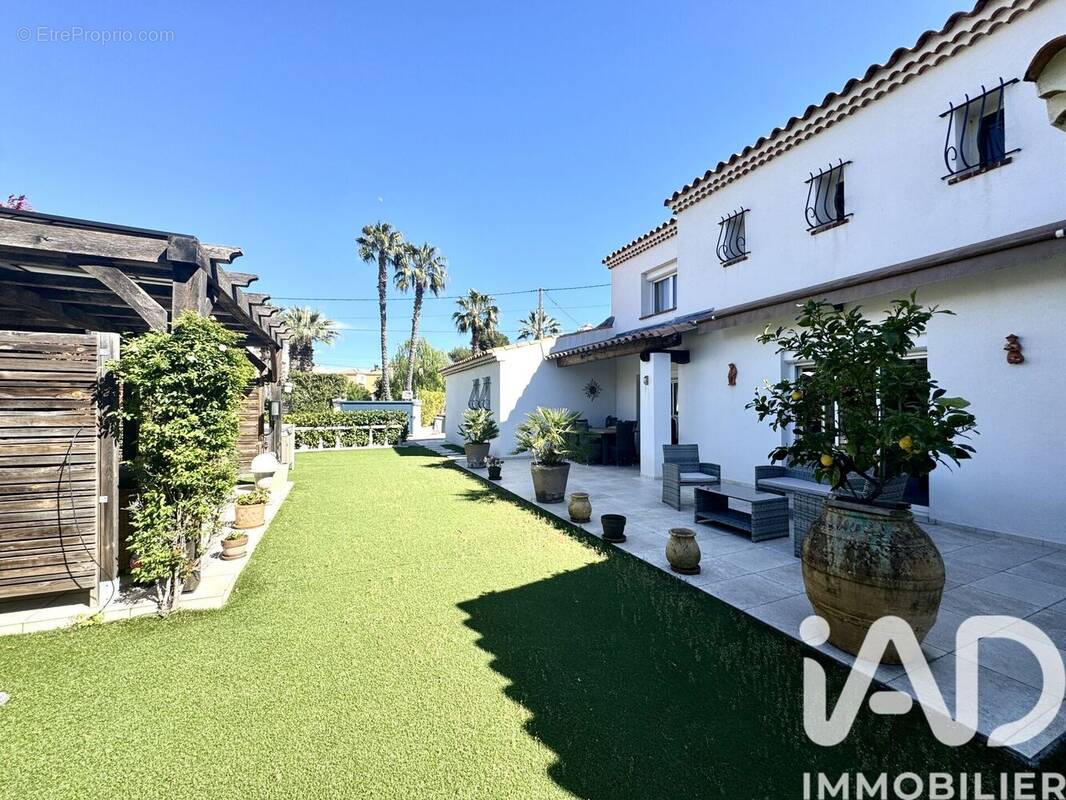 Photo 1 - Maison à ANTIBES