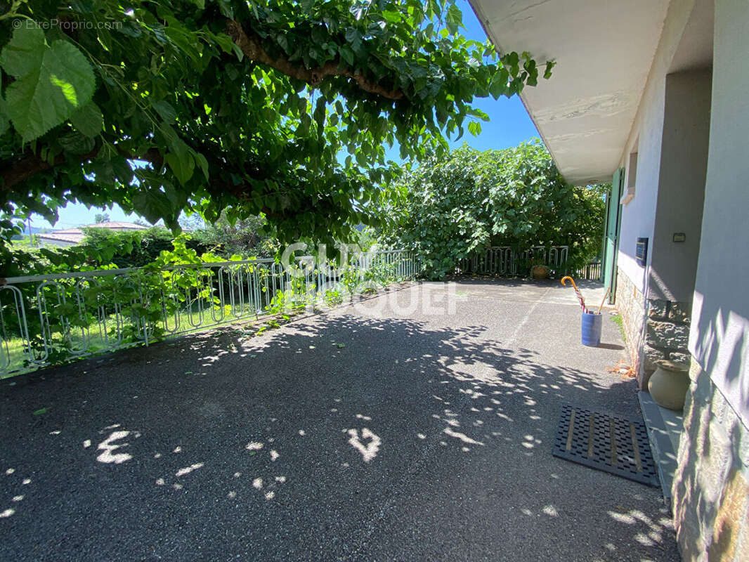 Rare à la vente - Belle maison familiale de 190 m² habitables à Aubenas - photo 4