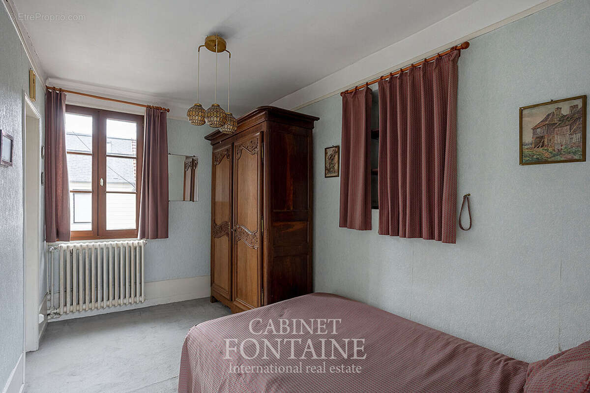 Maison à CREVECOEUR-LE-GRAND