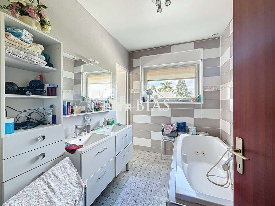 Maison à SAINT-JEAN-DU-CARDONNAY