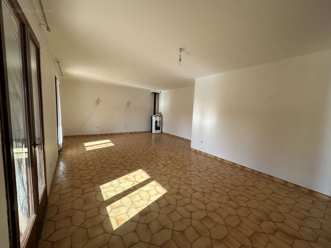 Maison à VILLESISCLE