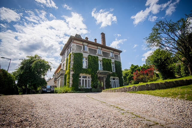 Maison à ETIVAL-CLAIREFONTAINE