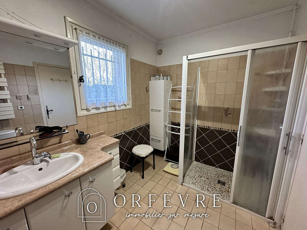 Maison à SAINT-SERIES