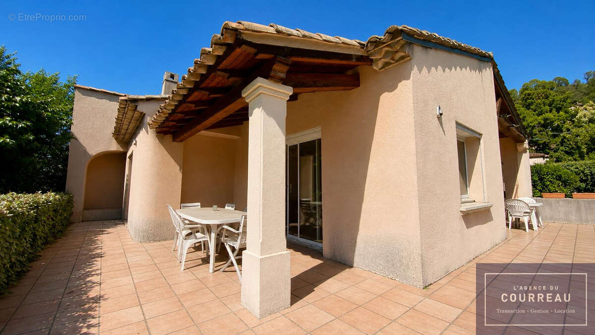 MAISON T5 de 163 M2 avec terrasses, piscine & garage - photo 3