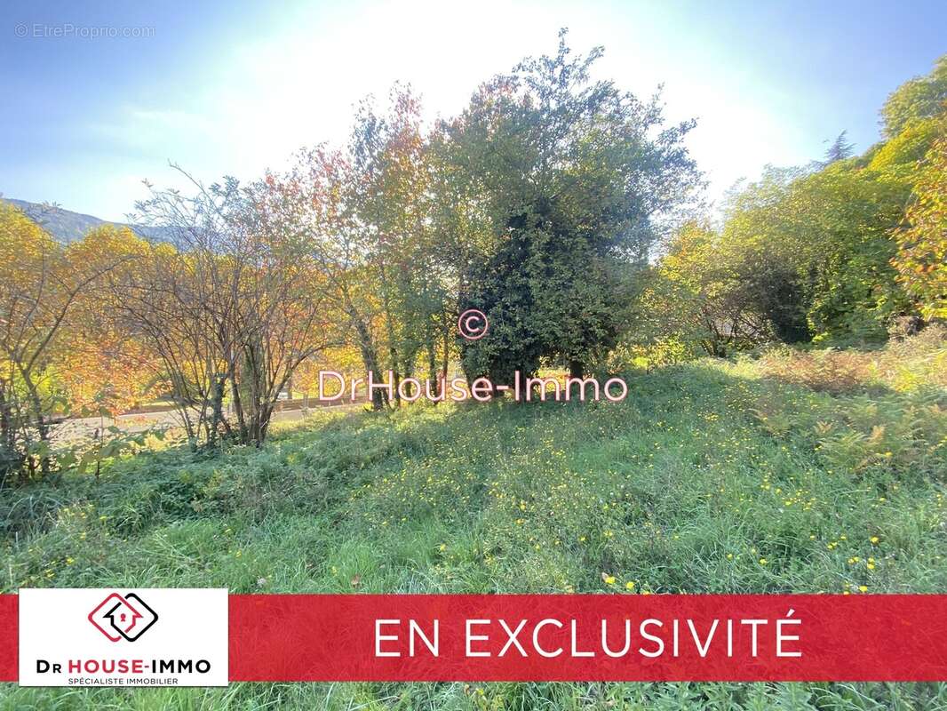 Terrain à THUEYTS
