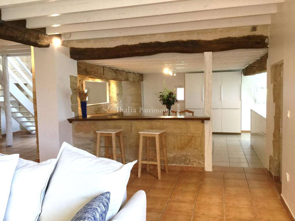 Propriete saint emilion. 380 m2 de surface habitable et 2800 m2 de terrain avec piscine - photo 5