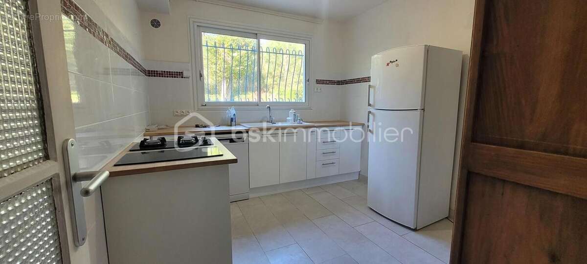 Maison de 111 m2, 3 chambres + bureau + piscine et garage sur 850 m2 de terrain - photo 2