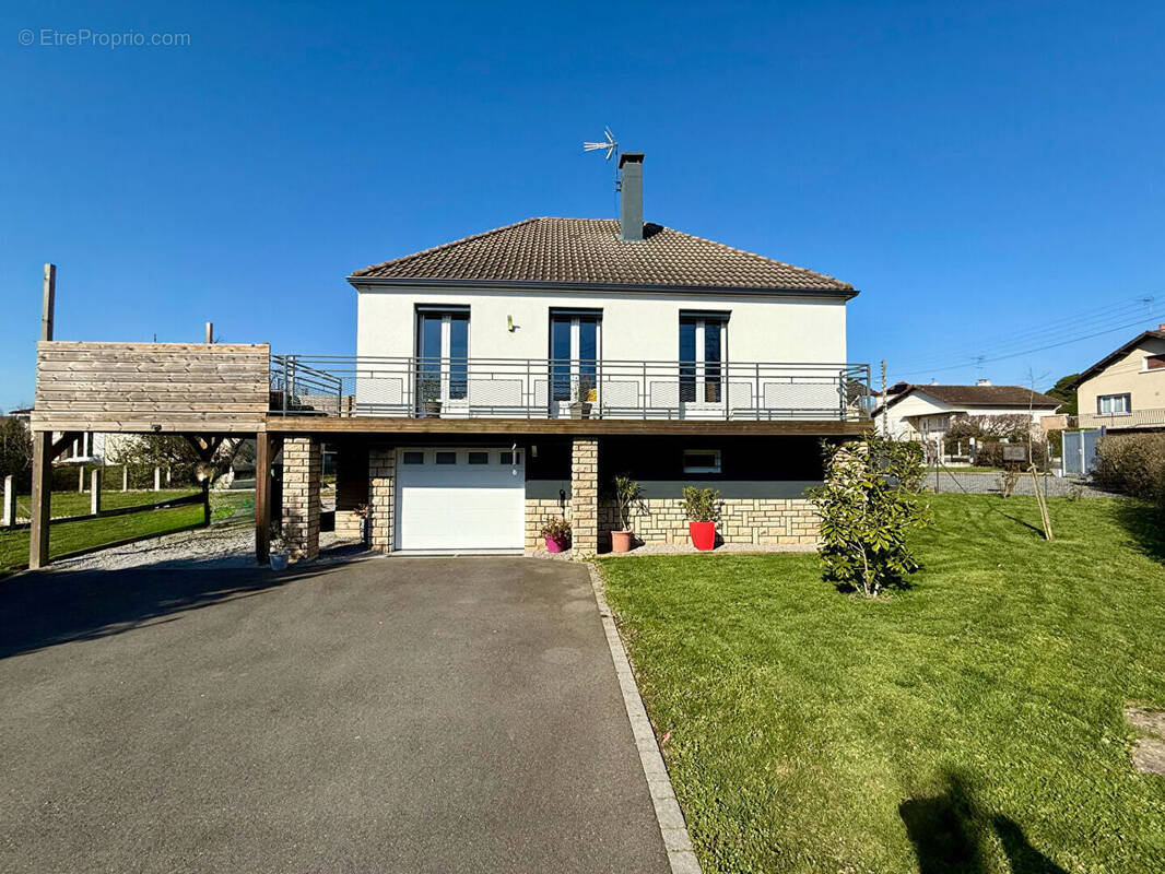 Maison à DOMPIERRE-SUR-BESBRE