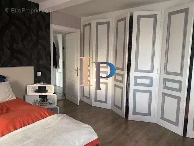 Maison à POUILLY-SOUS-CHARLIEU