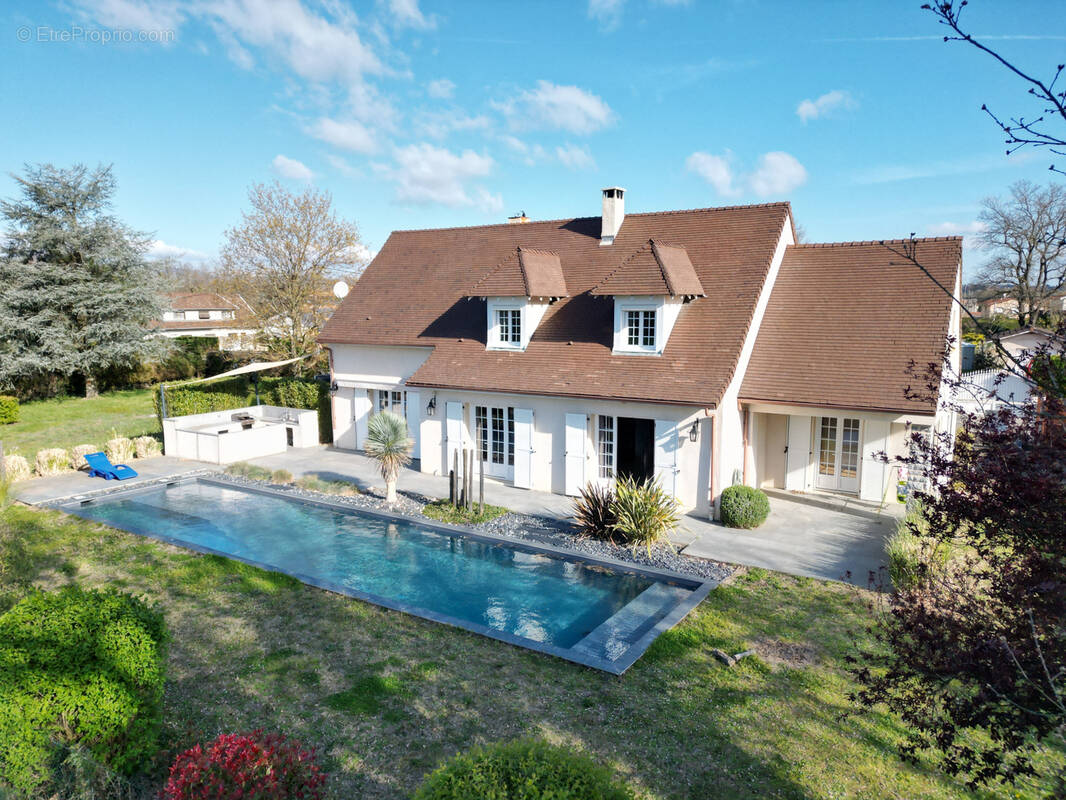 Maison à ROUSSILLON