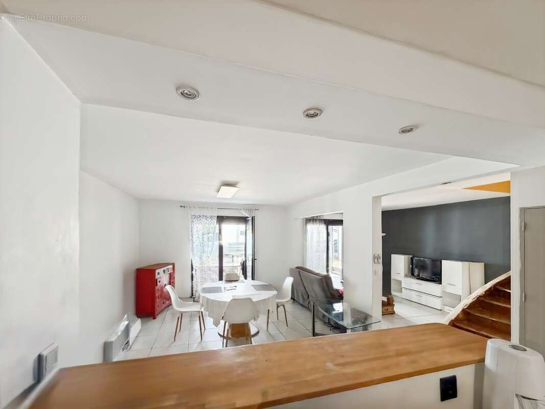 Maison de 100 m2 à MONTCEAU LES MINES avec terrain - photo 8