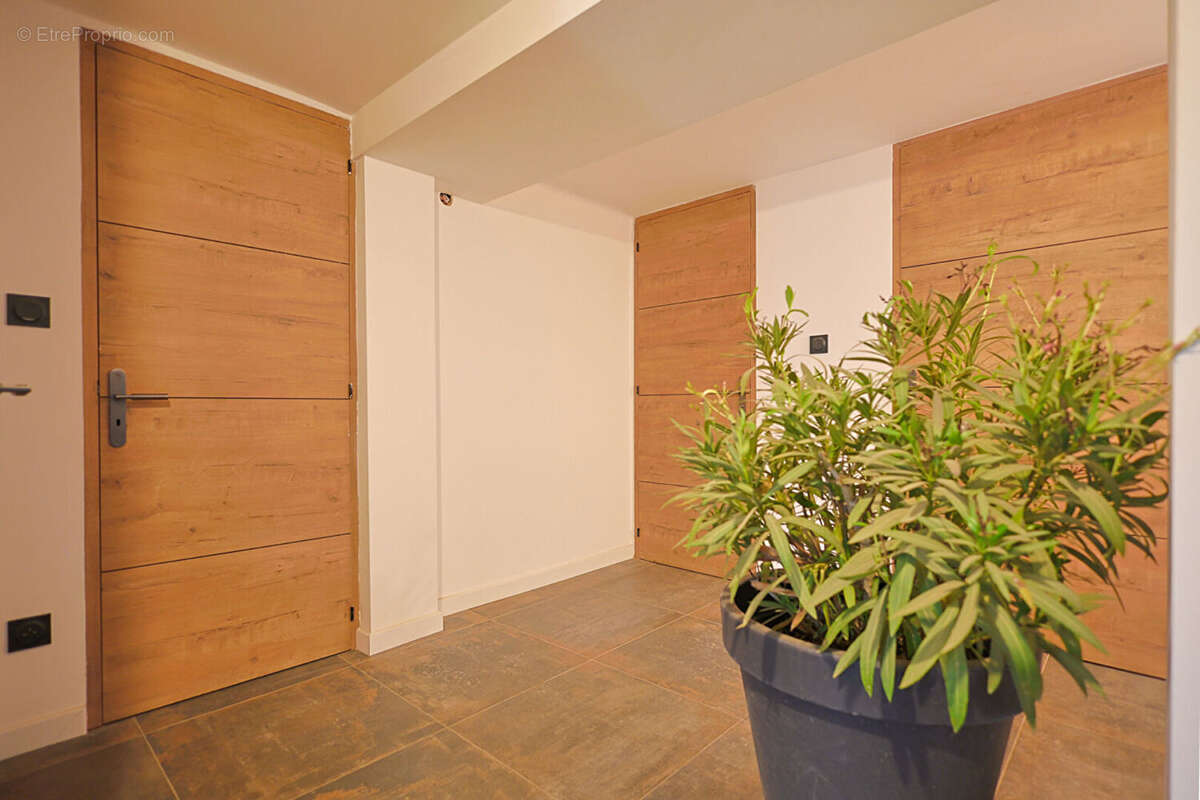 Maison individuelle rénovée, volumes généreux et cadre paisible à LELLING - photo 8