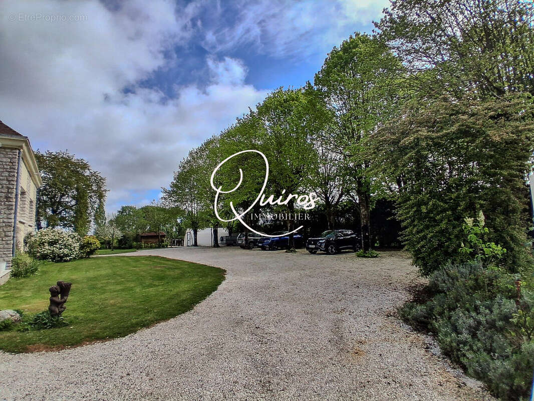 Maison 303 m² à Mondonville-Saint-Jean  - photo 4