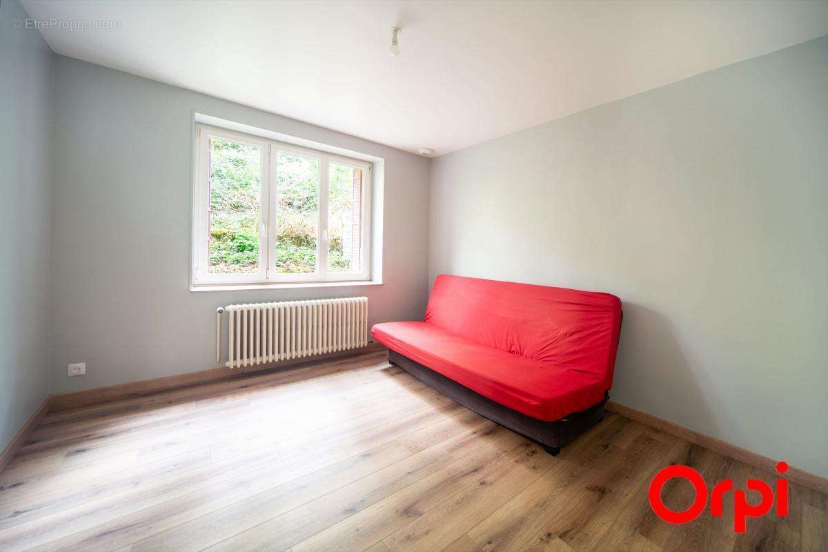 Maison à VARENNES-LES-MACON