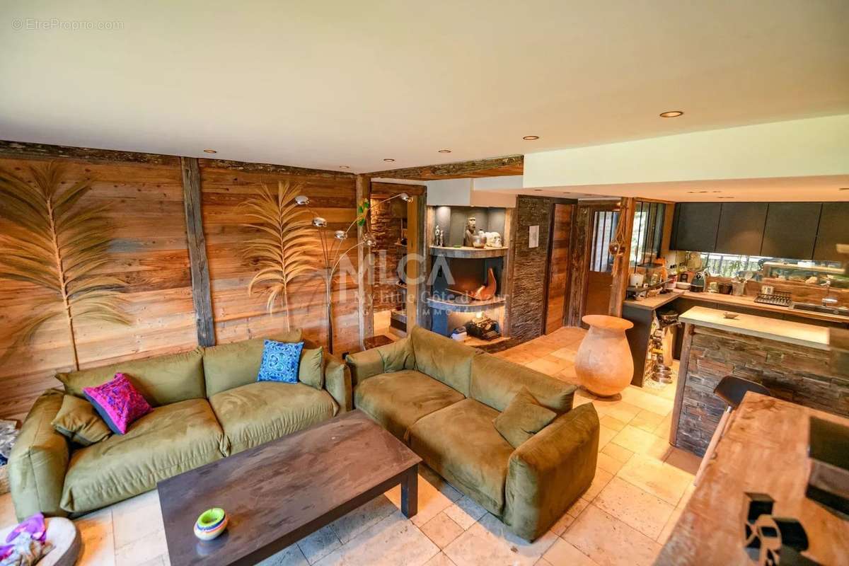 Appartement à SAINT-ETIENNE-DE-TINEE