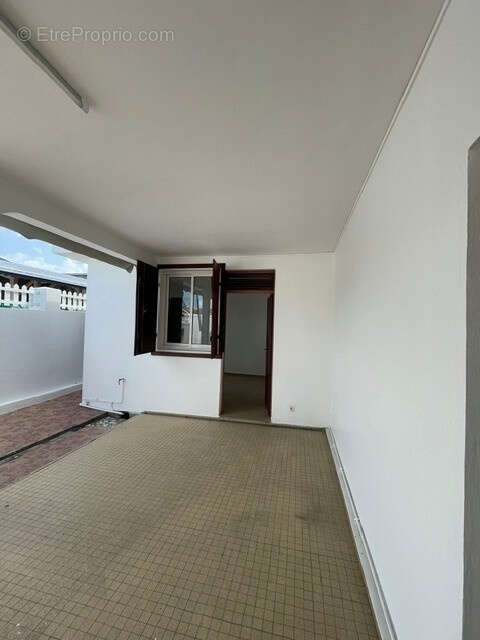 Villa de type 4 avec 3 chambres + bureau +  garage ferme et jardin clos - photo 8