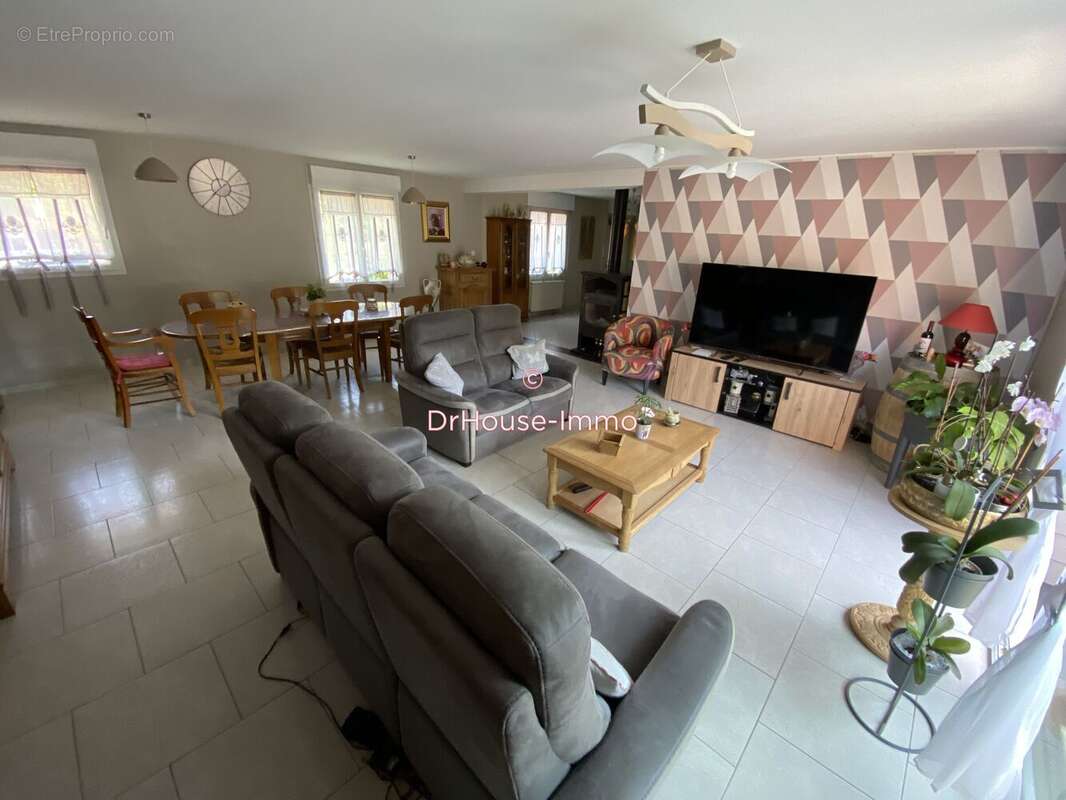 Maison à BEAURAINVILLE