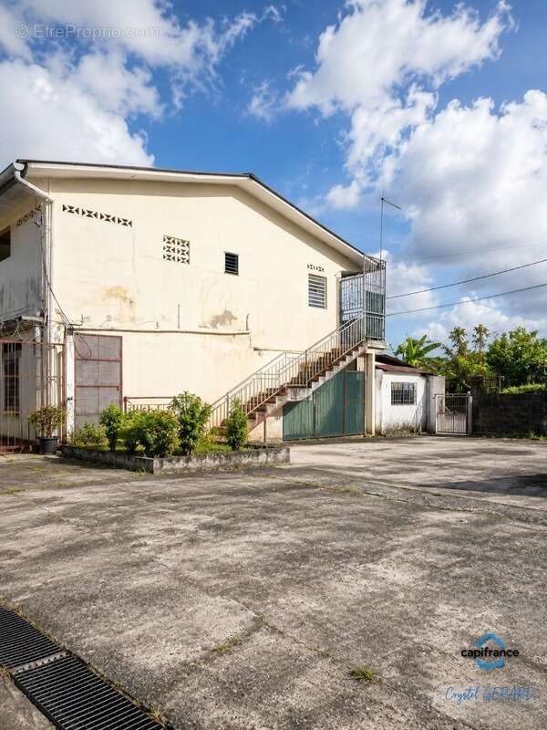 Terrain de 3 461 m² en zone UC – Cayenne - photo 2