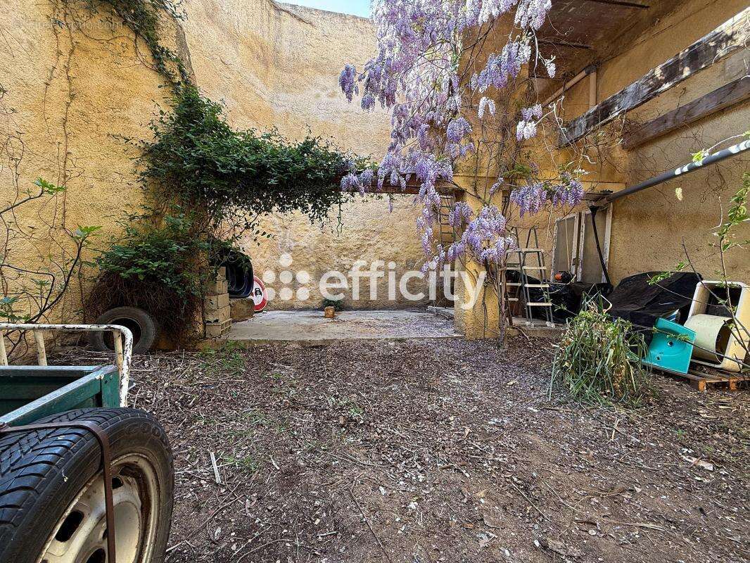 Maison à SAINT-FELIX-DE-LODEZ