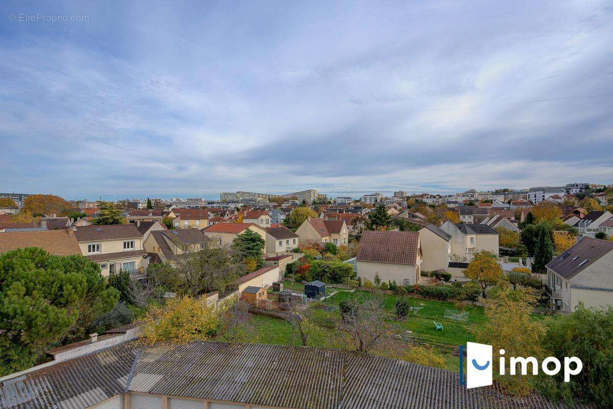 Appartement à FRESNES