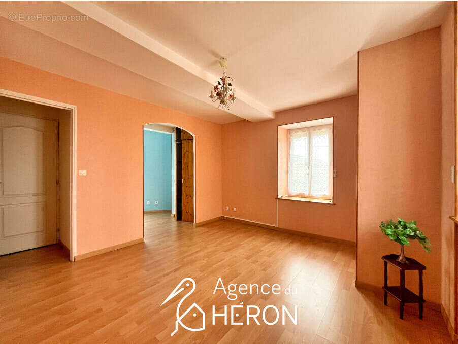 Maison à BROMEILLES