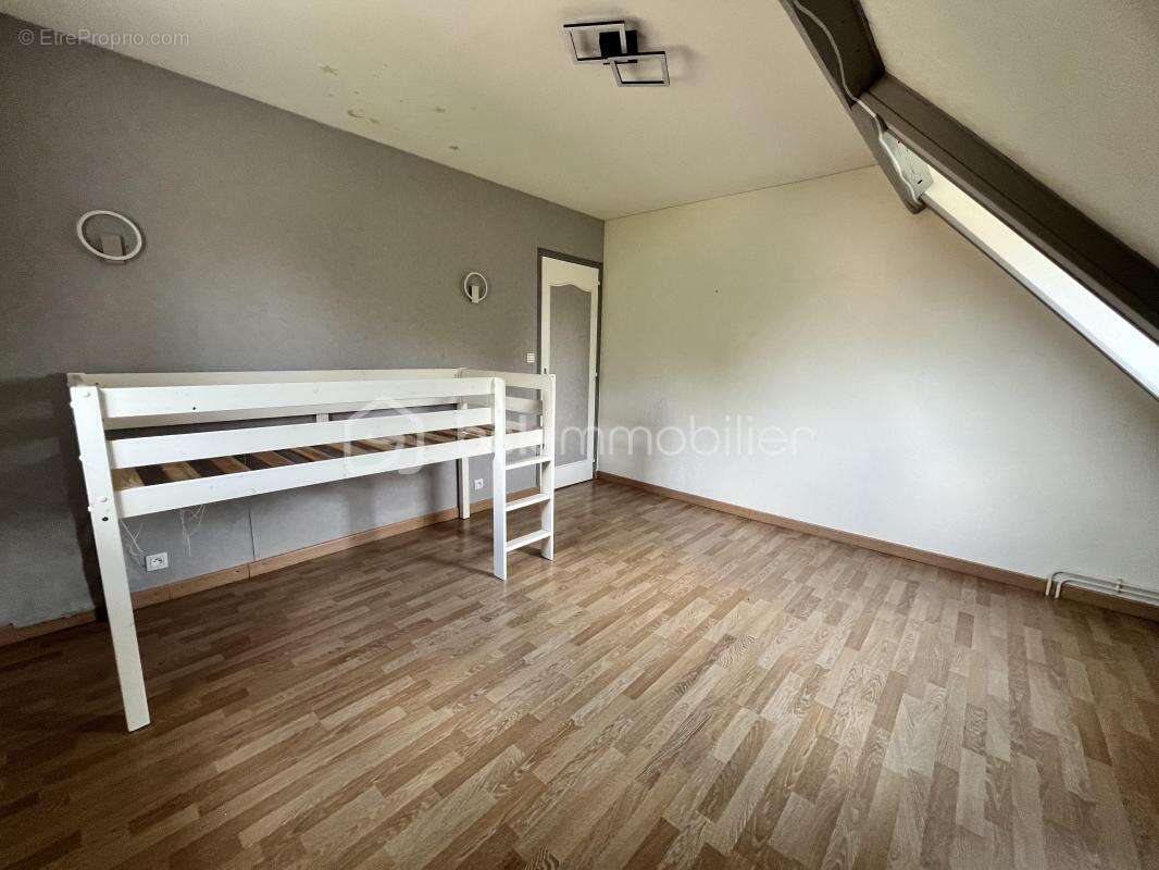 Propriété familiale de 156m² avec piscine, dépendances et vue dégagée sur la forêt des Bertranges - photo 20