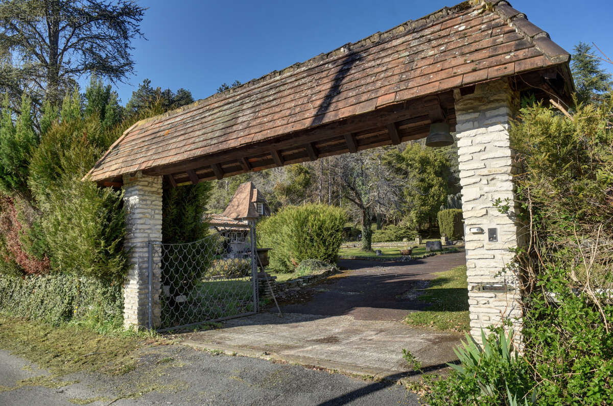 Maison à SAINT-LAURENT-SUR-MANOIRE