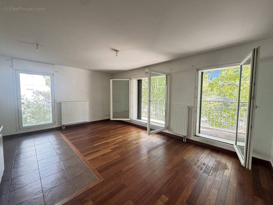 Appartement à PARIS-19E