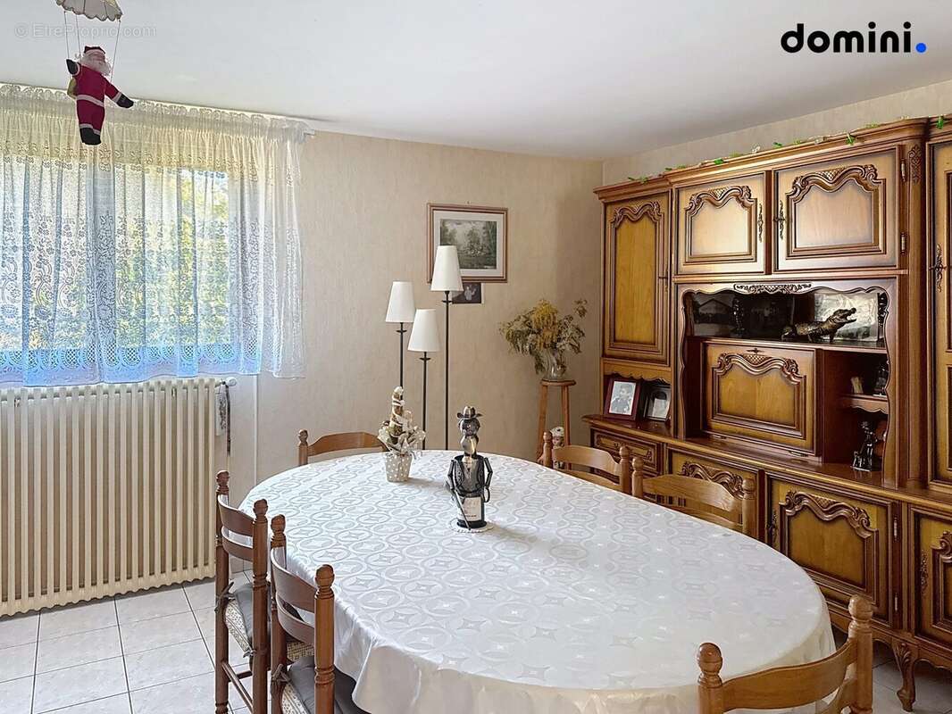 Maison à MONTCHANIN